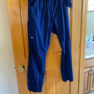 In great condition. Gently use scrubs. Top large pant medium